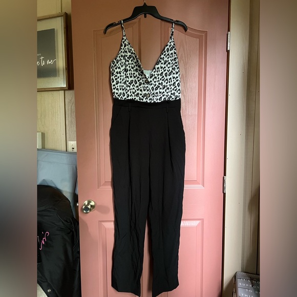 Leopard Jumpsuit - Picture 2 of 4